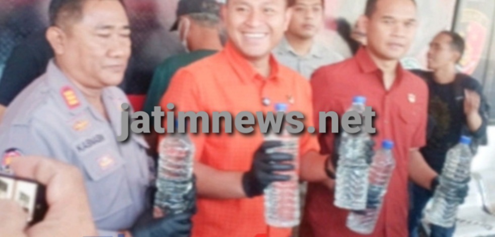 115 Botol Arak Ilegal dari Jawa Tengah Digagalkan Polisi Jombang