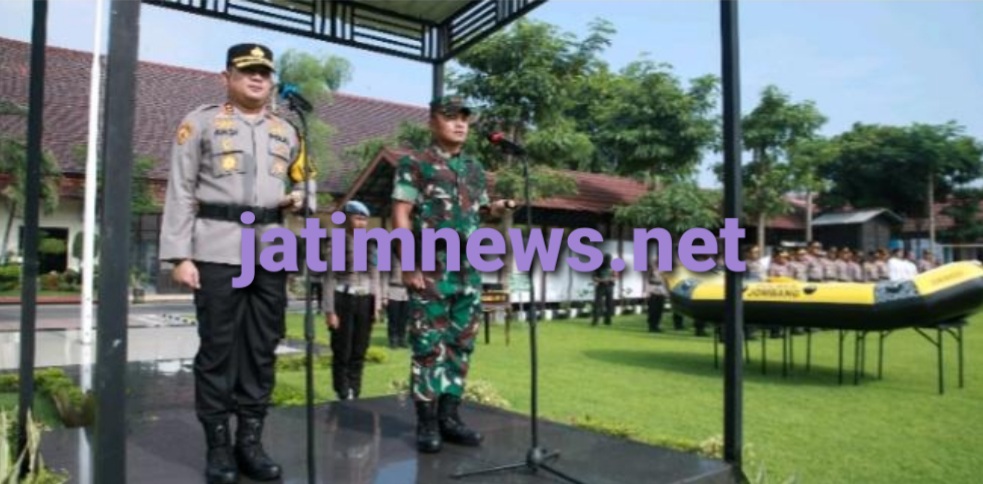 Kapolres Jombang Berikan Reward Kepada TNI - Polri yang Berprestasi