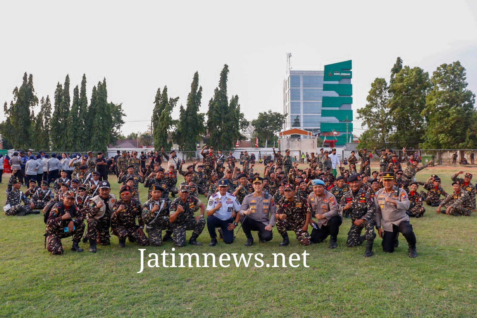 Kapolres Jombang Pimpin Apel Pengamanan Jombang Santri Berselawat