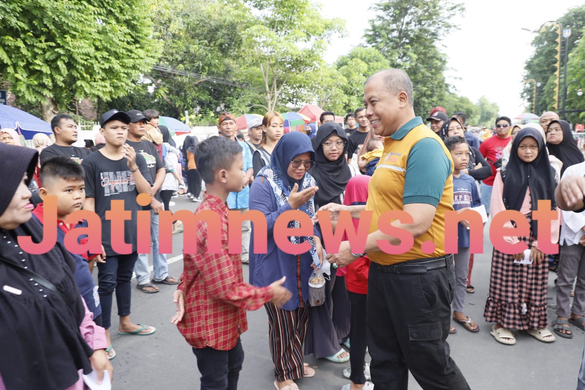 PKL Jombang Salurkan Bantuan Bagi Anak Yatim