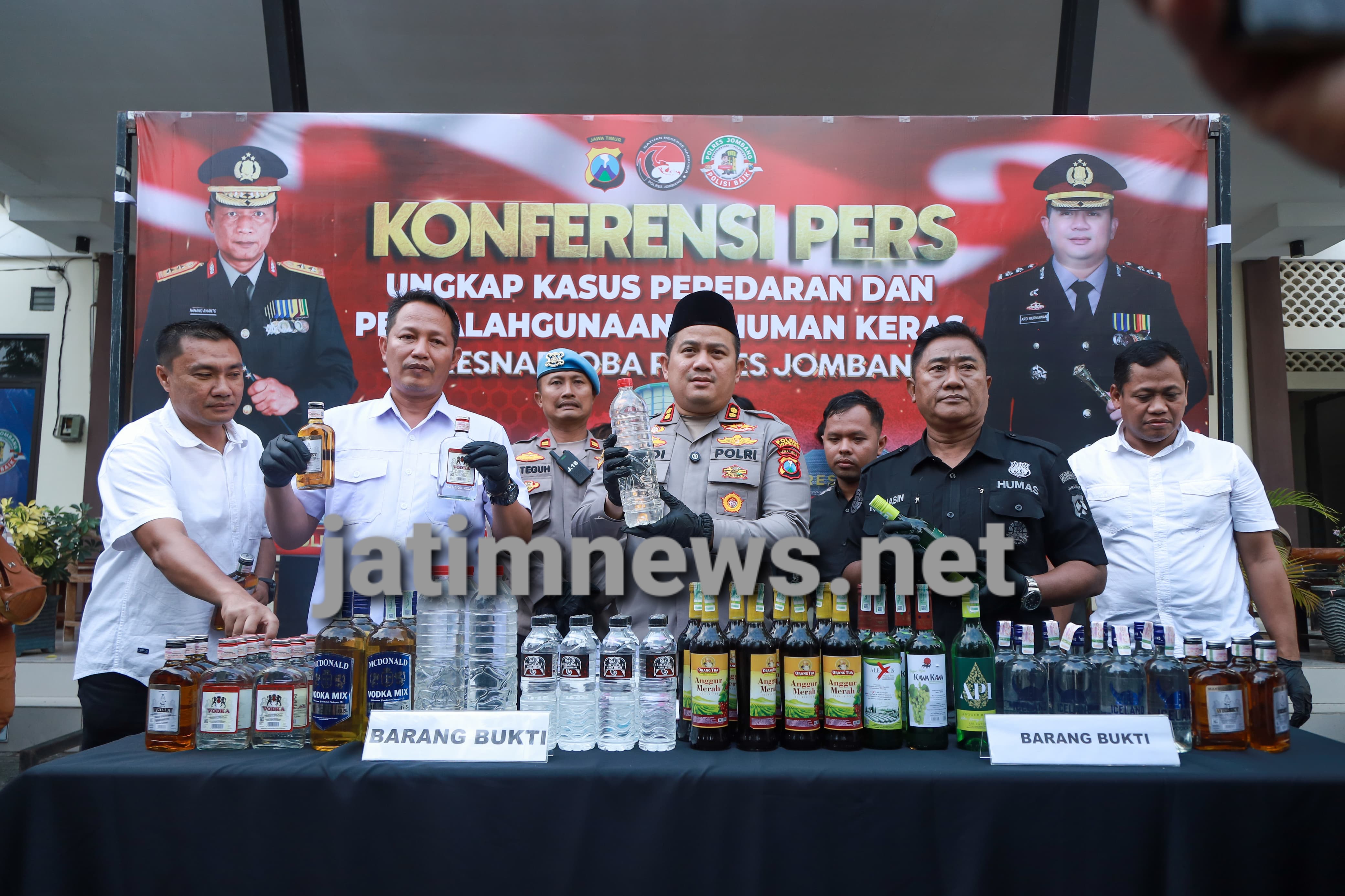 Polres Jombang Berhasil Mengamankan 3 Tersangka Peredaran Miras, 2 Orang Asal Jawa Tengah