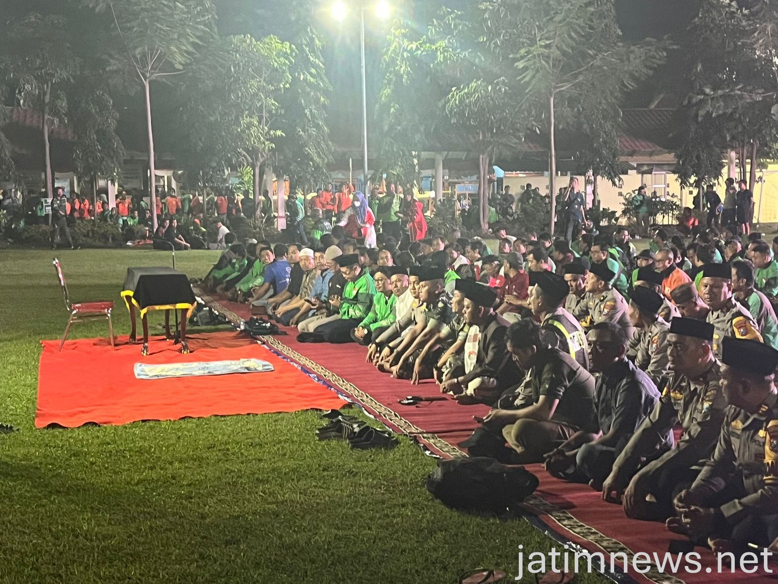 Polres Jombang Bersama Ratusan Driver Ojol Gelar Salat Gaib dan Doa Bersama Untuk Affan Kurniawan