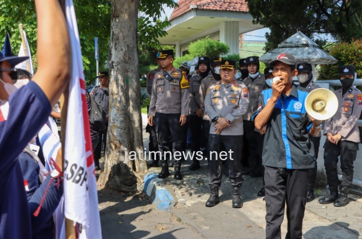Polres Jombang Gelar Pengamanan Peringatan Hari Buruh Internasional (May Day) 2025
