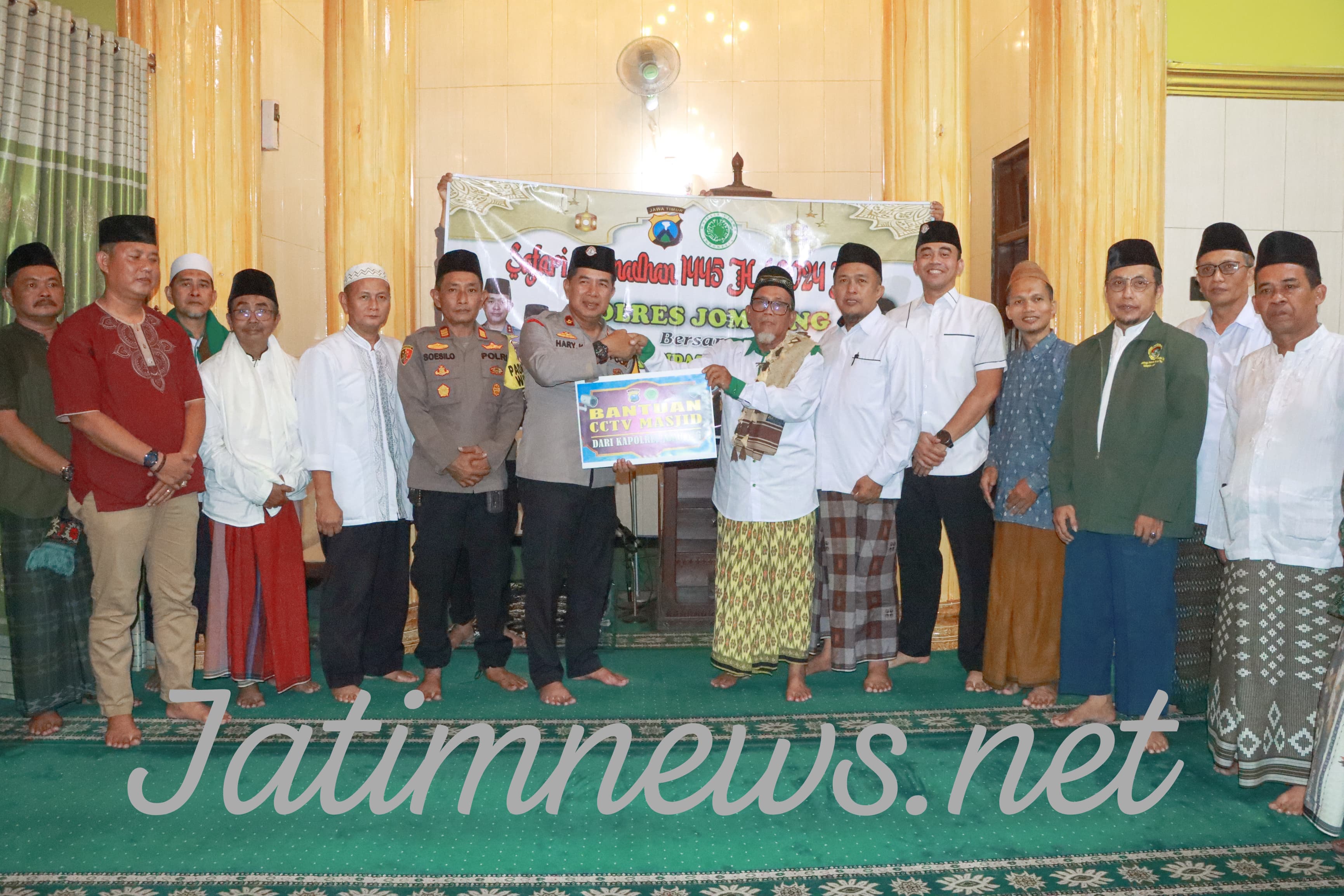 Polres Jombang Gelar Safari Ramadhan dan Pasang CCTV untuk Masjid