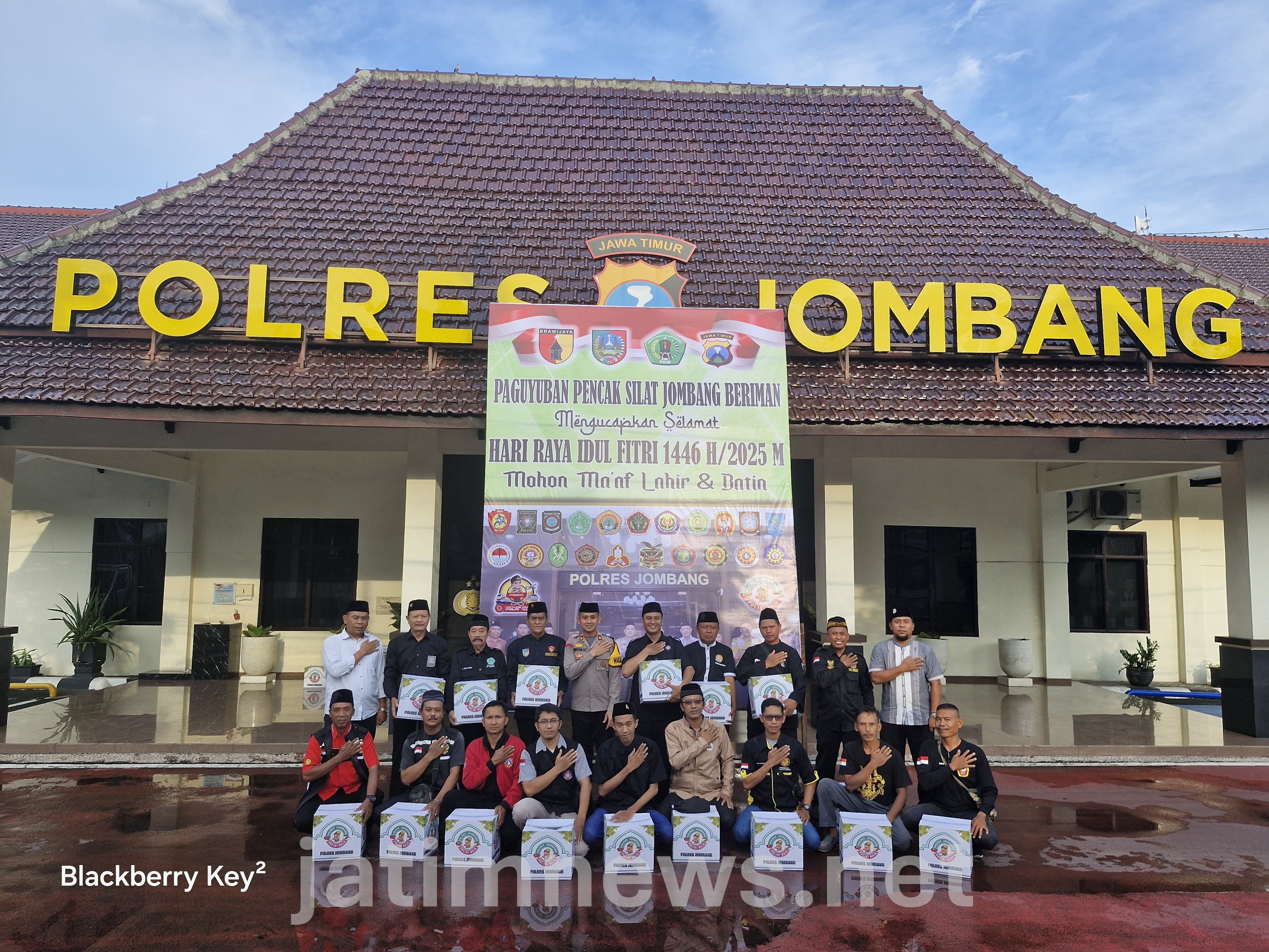 Polres Jombang Salurkan Baksos Presisi ke PSJB Jombang