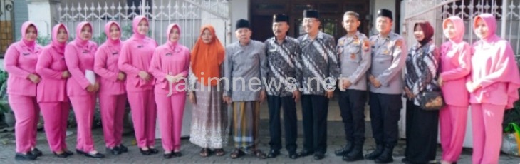 Sambut HUT Bhayangkara ke-79 Tahun 2025, Polres Jombang Kunjungi Anggota Yang Sakit, Purna Polri dan Warakawuri