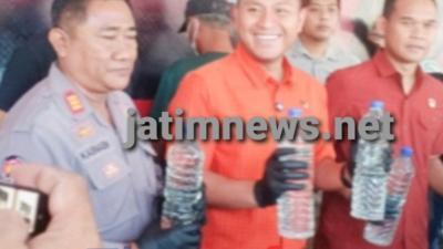 115 Botol Arak Ilegal dari Jawa Tengah Digagalkan Polisi Jombang