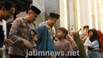 Berkah Ramadhan, Kapolres Jombang Santuni Anak Yatim Panti Asuhan As-Sholihin