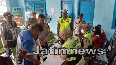 Jelang Arus Balik Lebaran, Polres Jombang Gelar Tes Urine Sopir Bus dan Elf