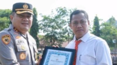 Kapolres Jombang Berikan Penghargaan kepada 17 PNPP Berprestasi
