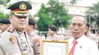 Kapolres Jombang Berikan Penghargaan kepada Personel Polri, TNI, dan Masyarakat Berprestasi