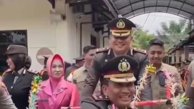 Kapolres Jombang Hiasi Pensiun Anggota Polri dengan Tradisi Unik dan Penuh Makna