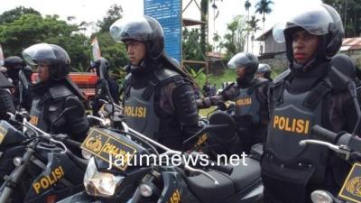 Kesiapan Pengamanan Pengesahan Warga Baru PSHT, Kapolres Jombang Periksa Kendaraan Dinas dan Kelengkapan