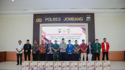 Ratusan Paket Sembako Disalurkan Polres Jombang dalam Acara Baksos Polri Presisi