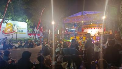 Sambut HUT Bhayangkara ke - 80, Polres Jombang Suguhkan Pagelaran Wayang Kulit untuk Warga
