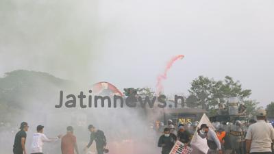 Unjukrasa Depan KPU Ricuh, Polres Jombang Amankan Beberapa Orang yang Diduga Provokator