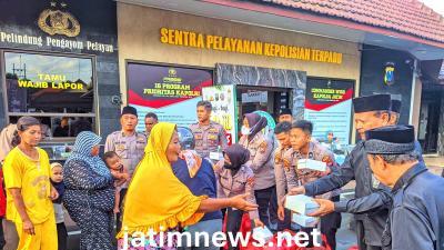 Wujud Kekompakan, Polres Jombang Gandeng PSJB Bagi Takjil dan Buka Bersama